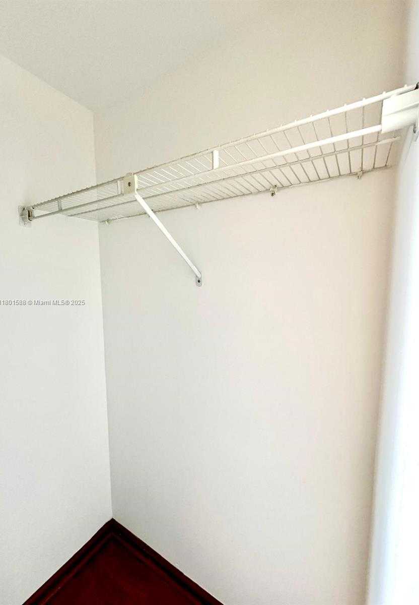 Small Image of 3610 YACHT CLUB DR #810, Aventura Number 33
