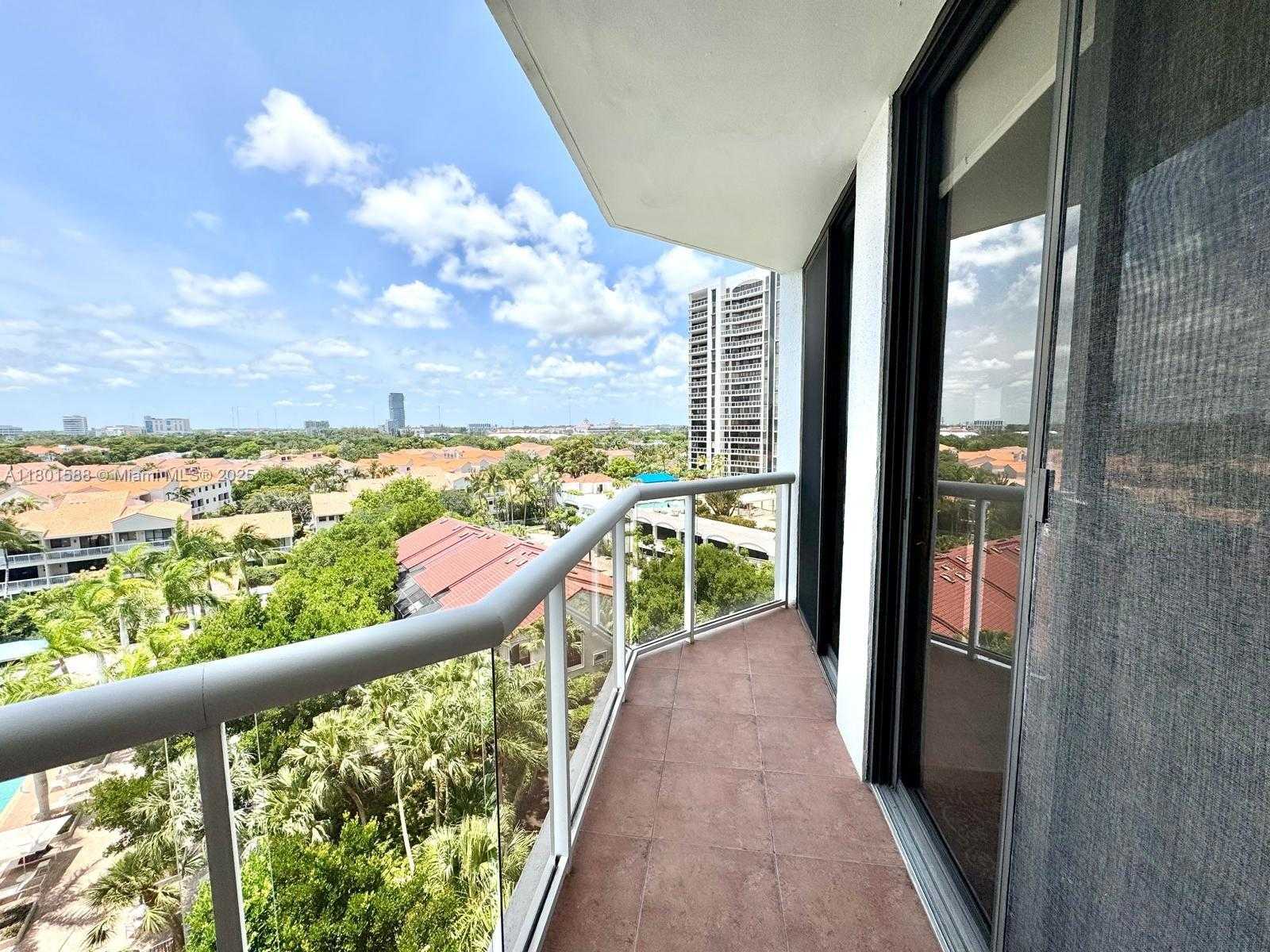 Small Image of 3610 YACHT CLUB DR #810, Aventura Number 34