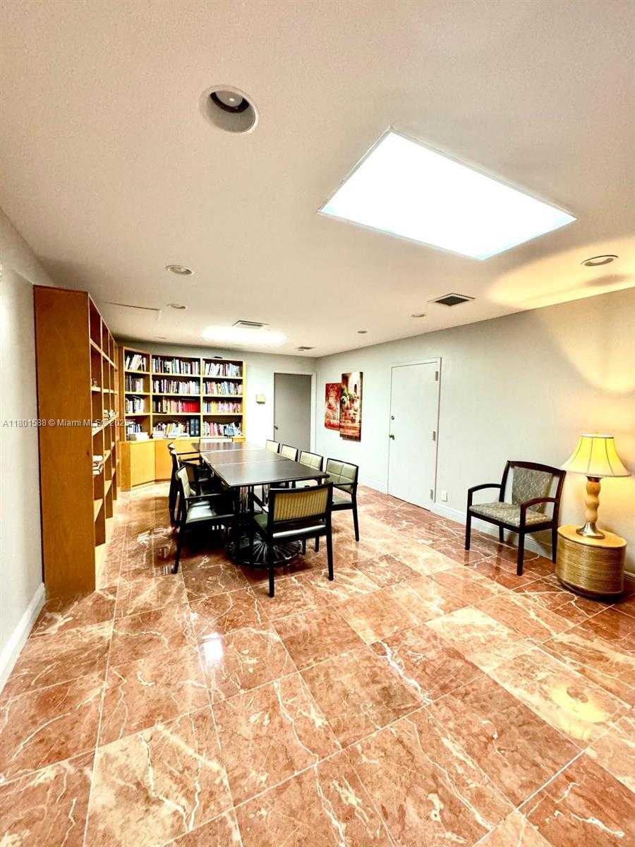 Small Image of 3610 YACHT CLUB DR #810, Aventura Number 43