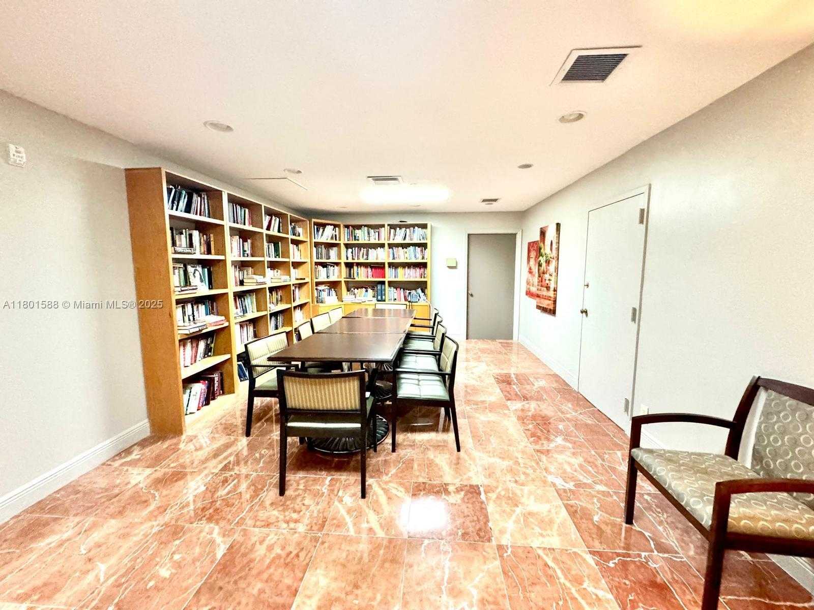 Small Image of 3610 YACHT CLUB DR #810, Aventura Number 44
