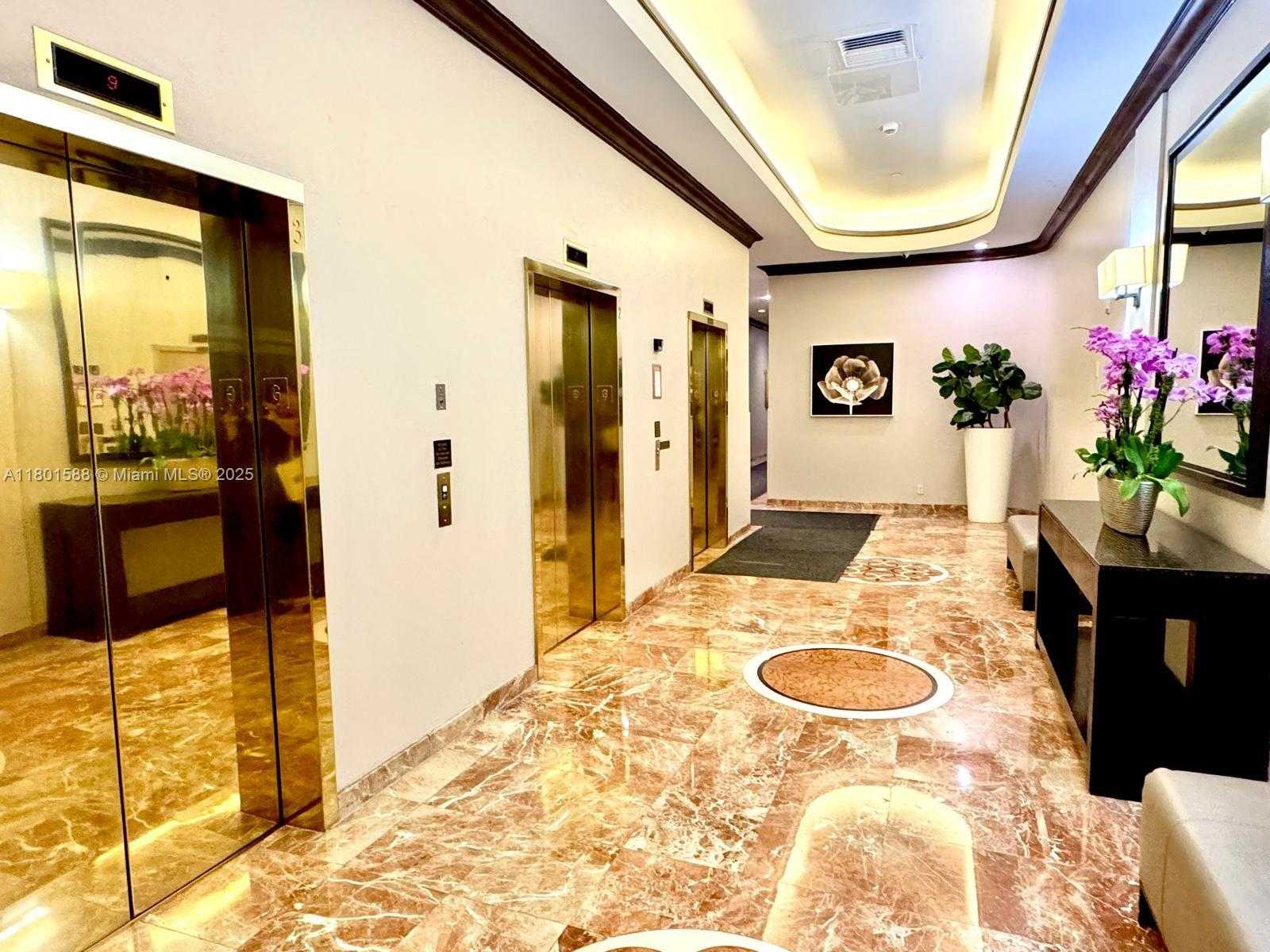Small Image of 3610 YACHT CLUB DR #810, Aventura Number 5