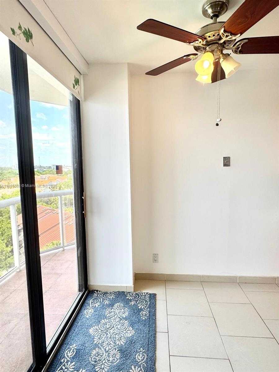 Small Image of 3610 YACHT CLUB DR #810, Aventura Number 52