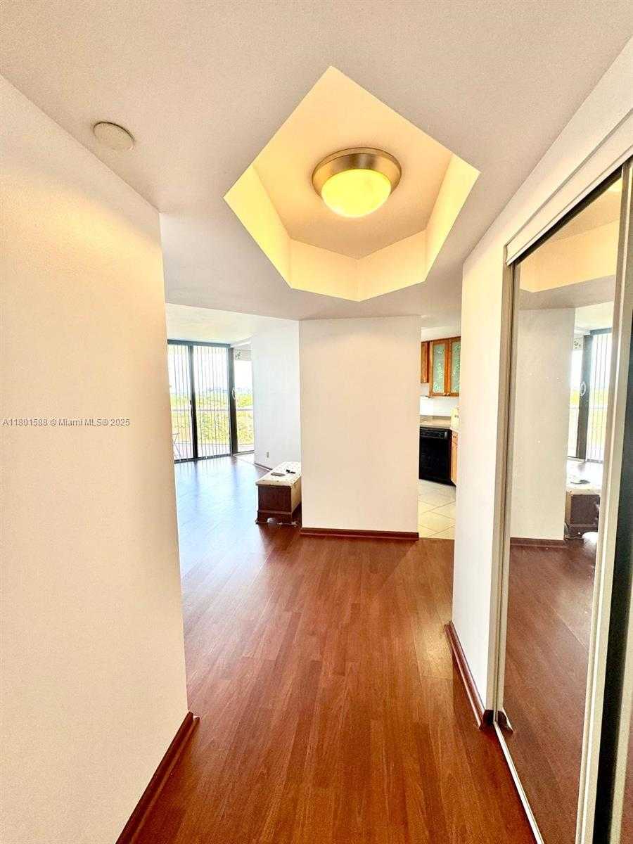 Small Image of 3610 YACHT CLUB DR #810, Aventura Number 9