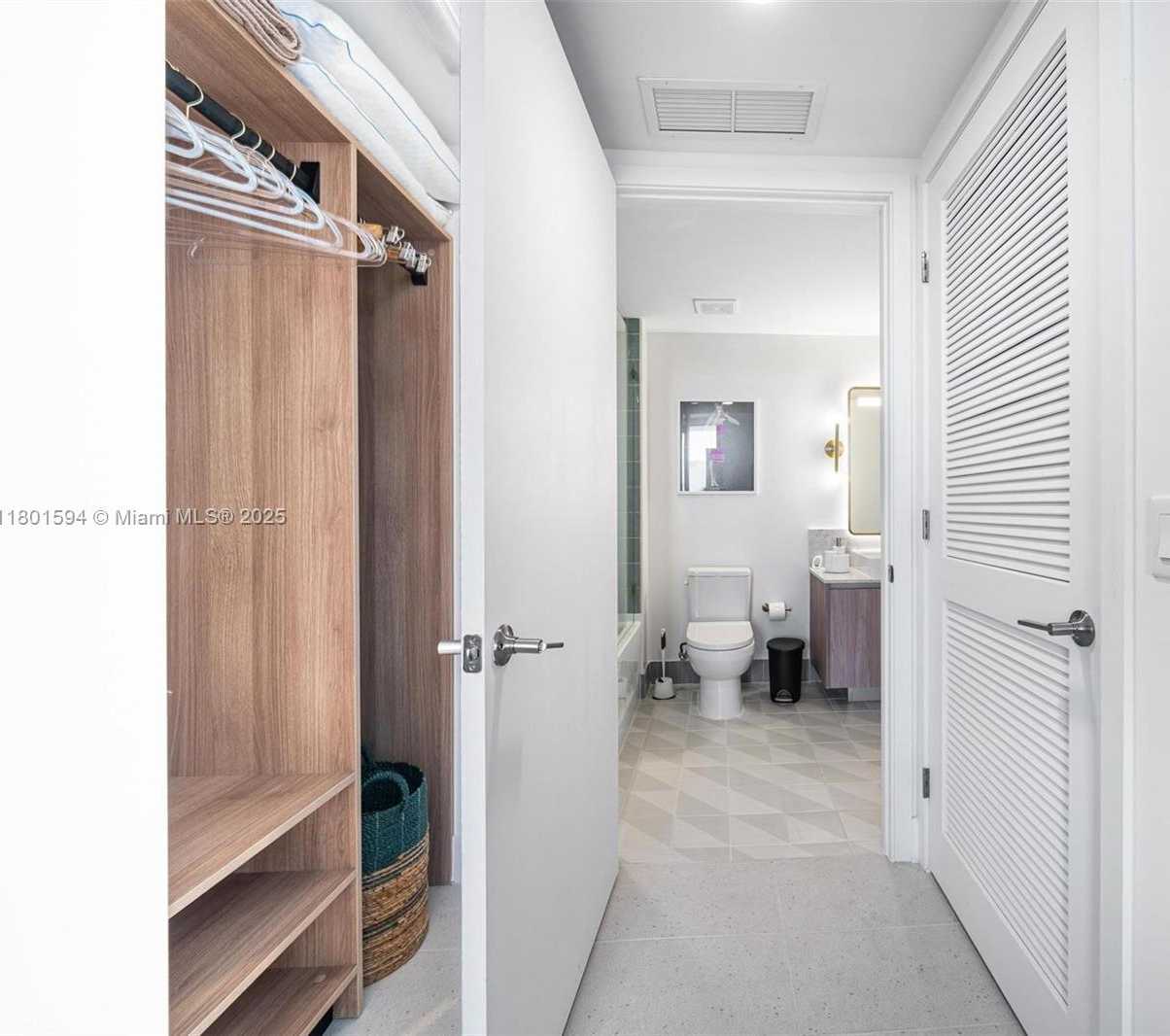 Small Image of 159 NORTH EAST 6TH ST #3507, Miami Number 17