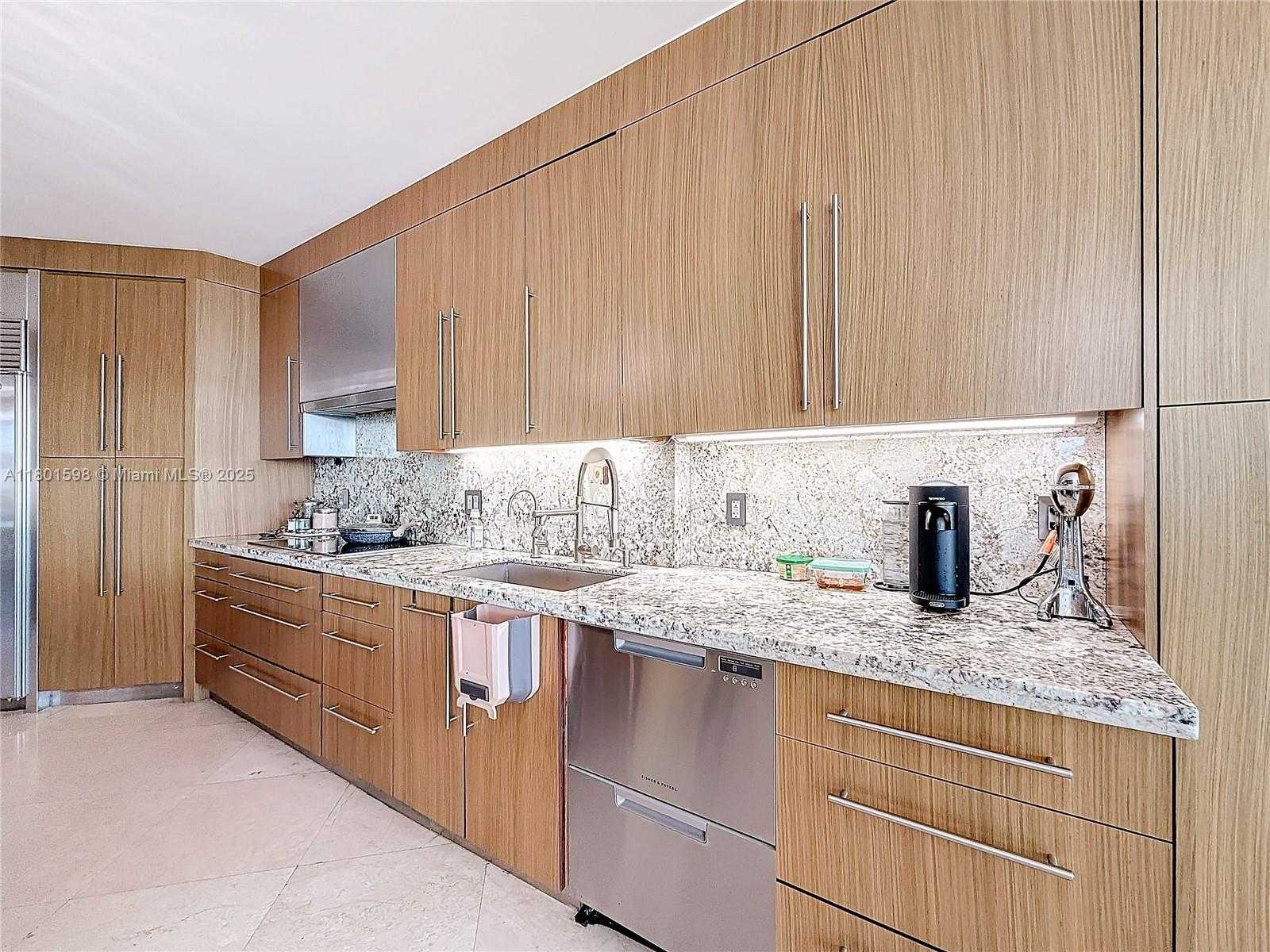 Small Image of 3370 HIDDEN BAY DR #2813, Aventura Number 16