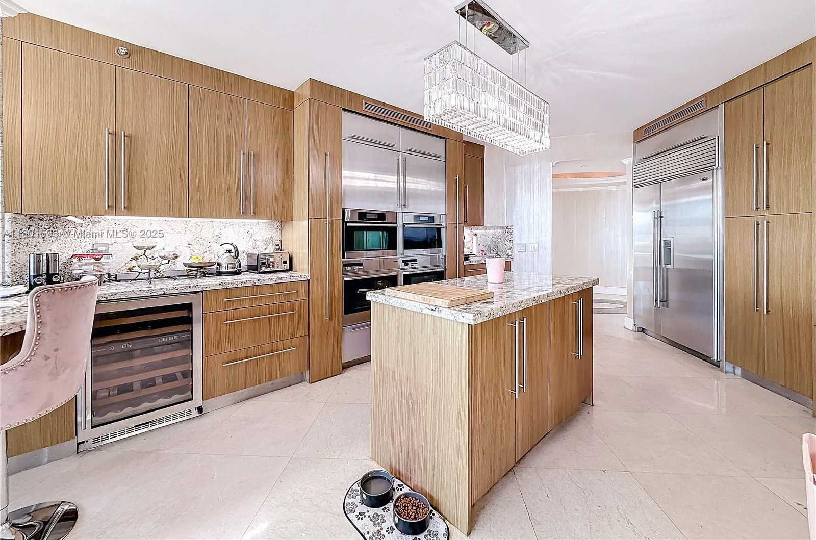 Small Image of 3370 HIDDEN BAY DR #2813, Aventura Number 17