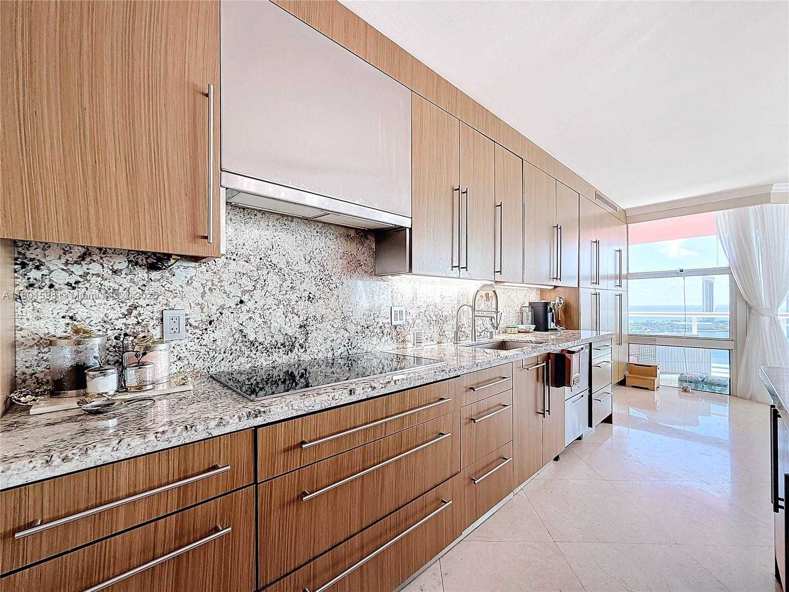 Small Image of 3370 HIDDEN BAY DR #2813, Aventura Number 18