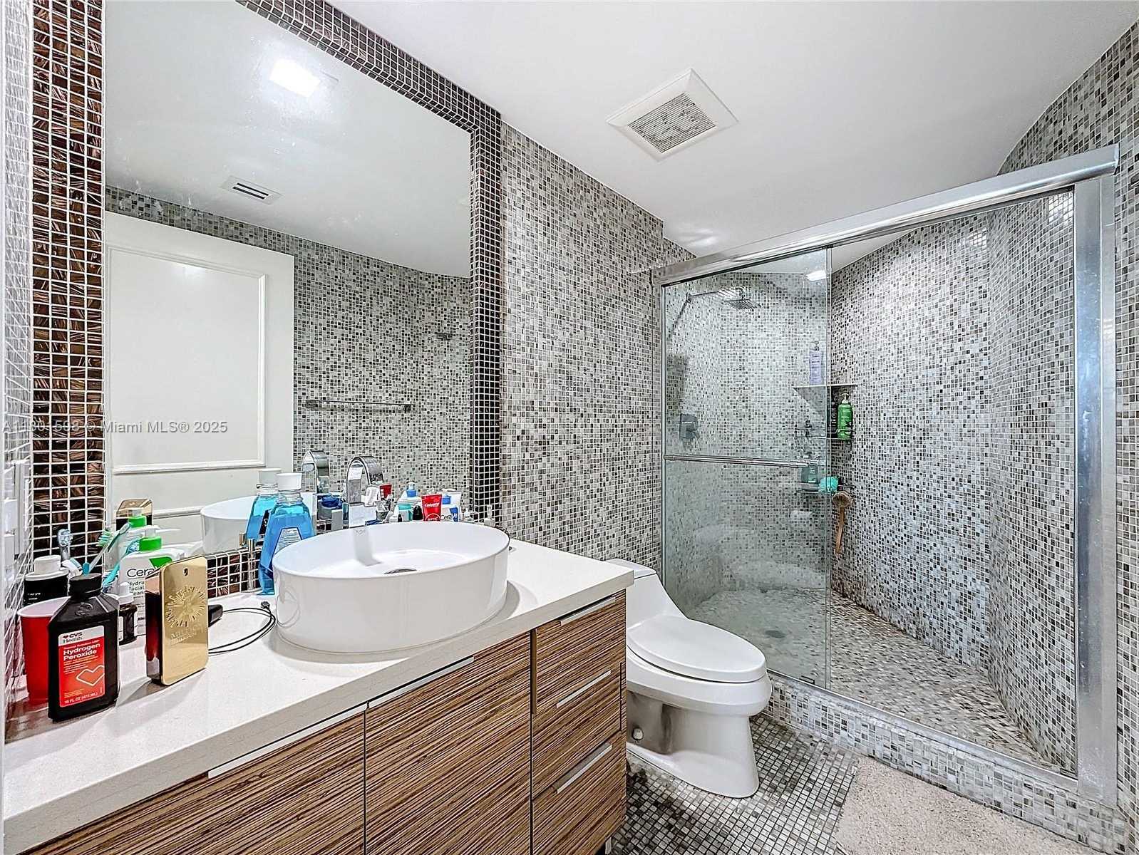 Small Image of 3370 HIDDEN BAY DR #2813, Aventura Number 31