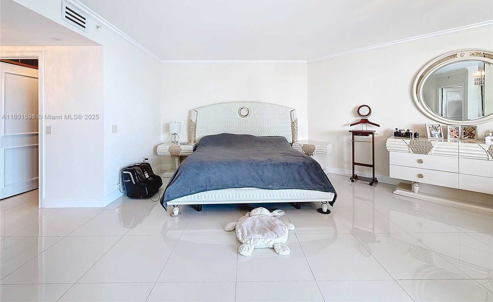Small Image of 3370 HIDDEN BAY DR #2813, Aventura Number 34