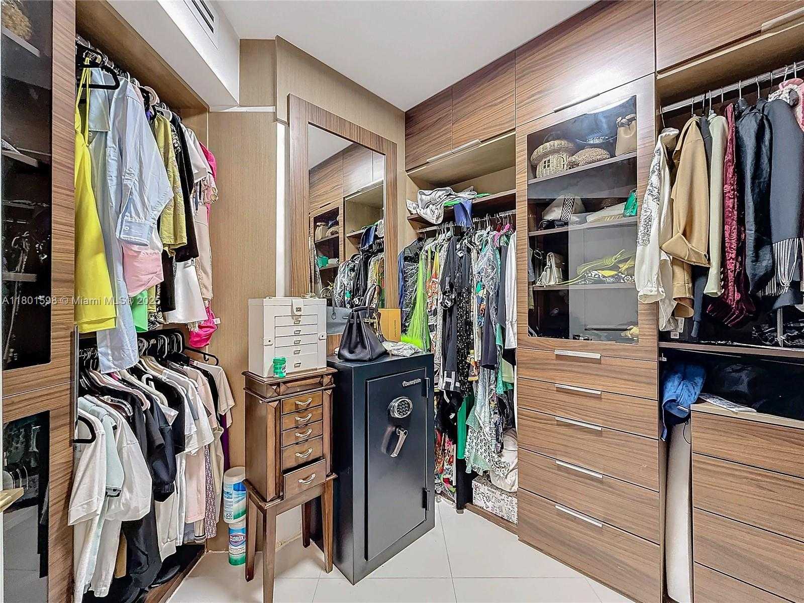 Small Image of 3370 HIDDEN BAY DR #2813, Aventura Number 35