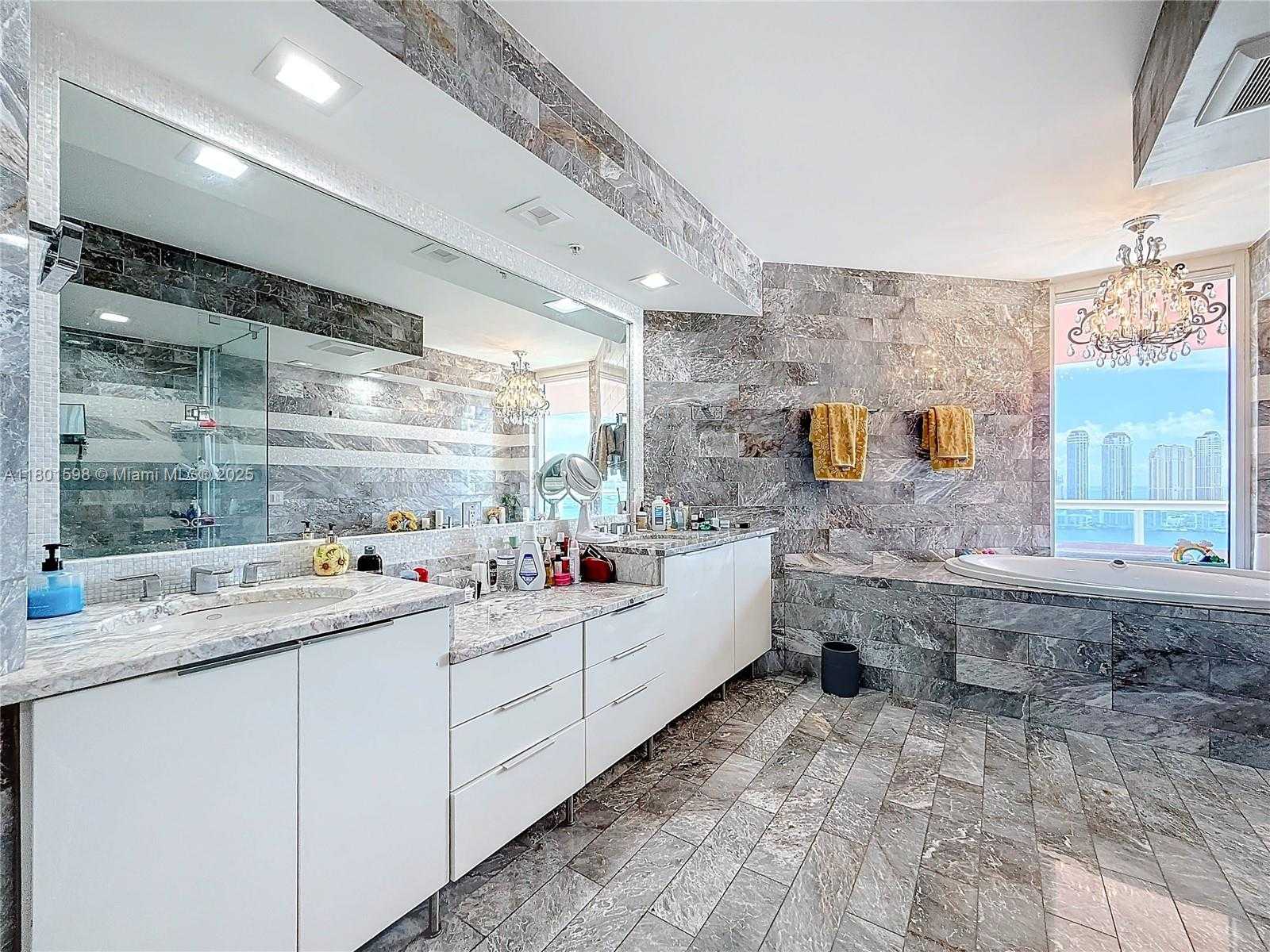 Small Image of 3370 HIDDEN BAY DR #2813, Aventura Number 37