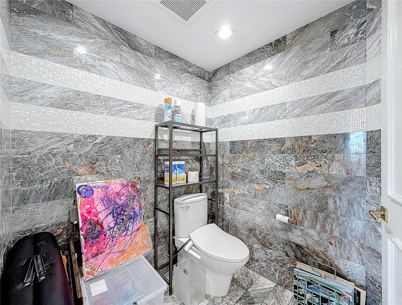 Small Image of 3370 HIDDEN BAY DR #2813, Aventura Number 42