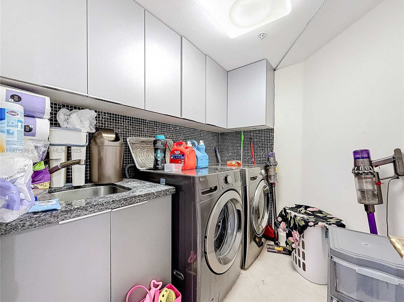 Small Image of 3370 HIDDEN BAY DR #2813, Aventura Number 43