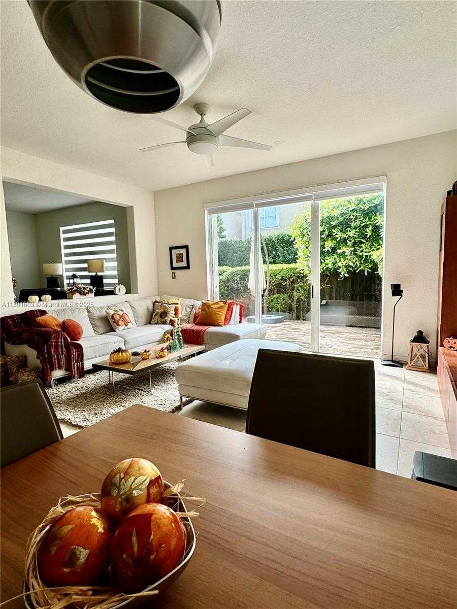 Small Image of 11226 NORTH WEST 75TH TER #., Doral Number 10