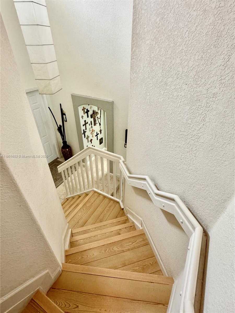 Small Image of 11226 NORTH WEST 75TH TER #., Doral Number 15