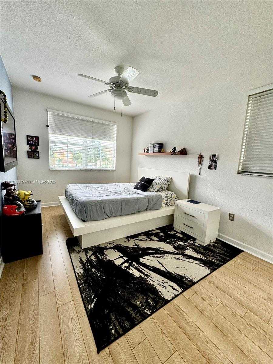 Small Image of 11226 NORTH WEST 75TH TER #., Doral Number 21