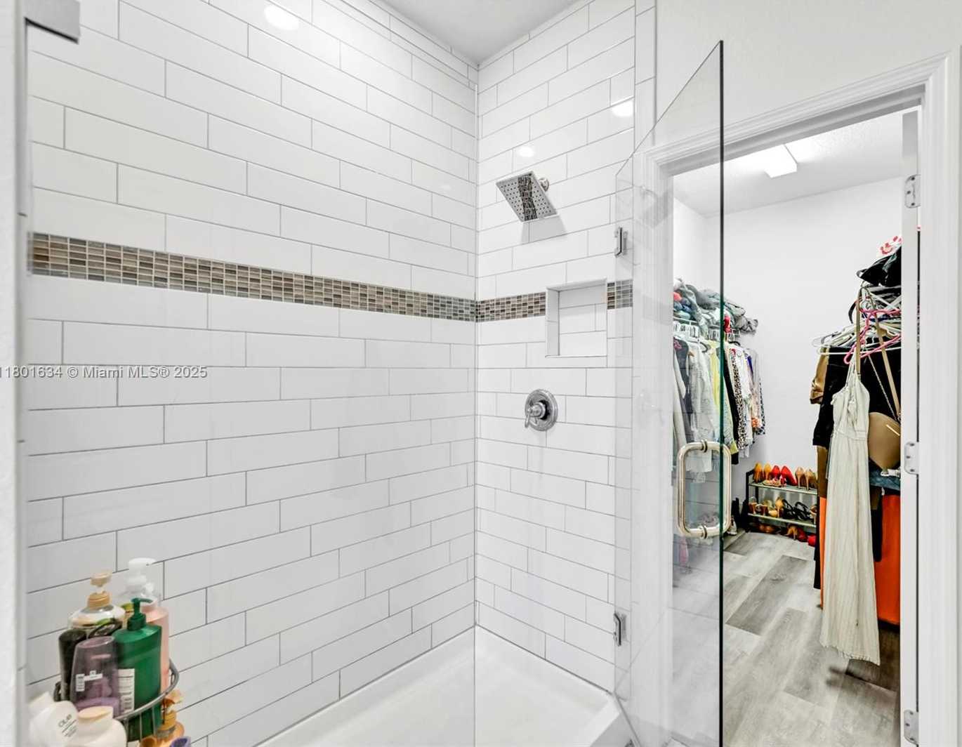 Small Image of 1083 EUCALYPTUS DR, Hollywood Number 17