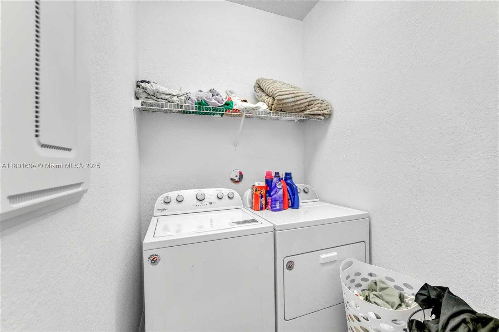Small Image of 1083 EUCALYPTUS DR, Hollywood Number 22
