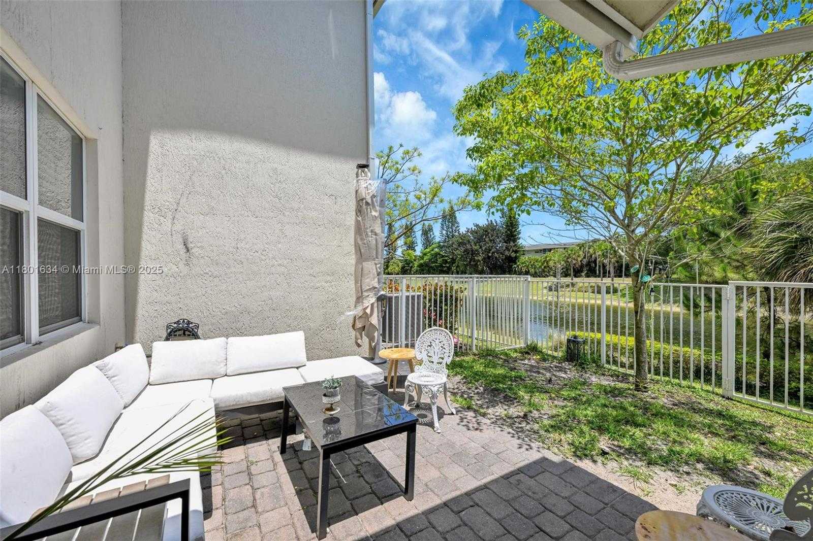 Small Image of 1083 EUCALYPTUS DR, Hollywood Number 32