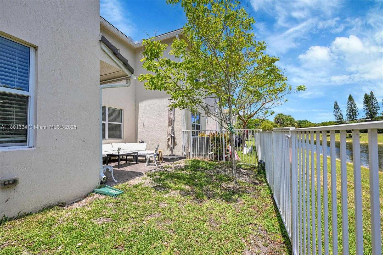 Small Image of 1083 EUCALYPTUS DR, Hollywood Number 33