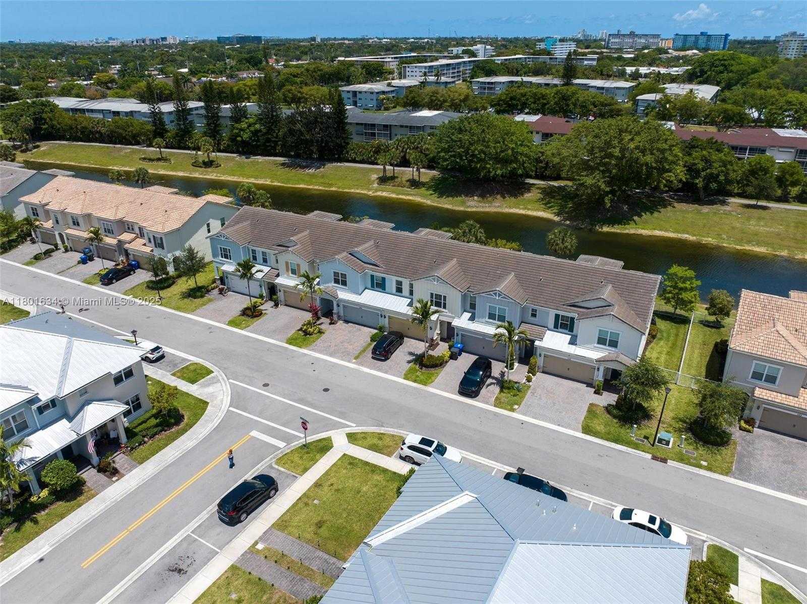 Small Image of 1083 EUCALYPTUS DR, Hollywood Number 36