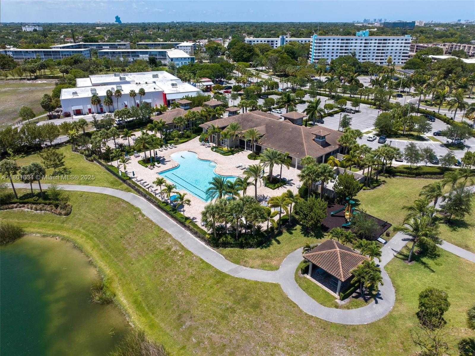Small Image of 1083 EUCALYPTUS DR, Hollywood Number 38