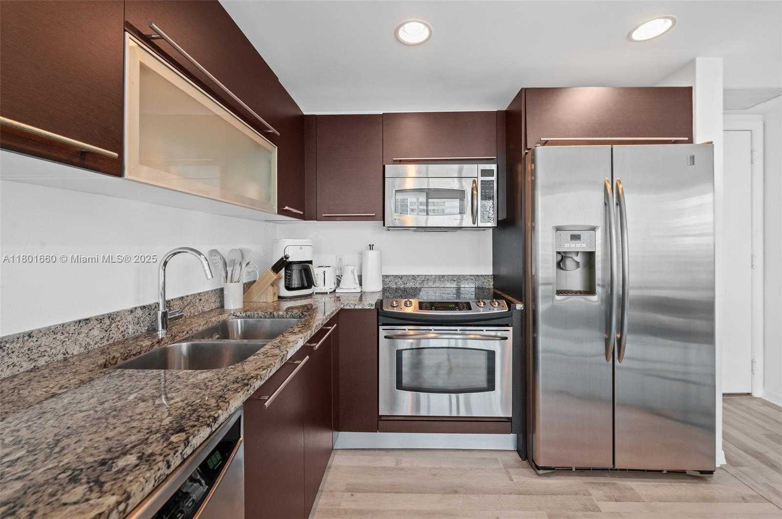 Small Image of 950 #3408, Miami Number 11