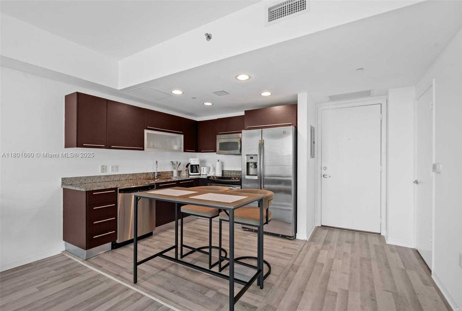 Small Image of 950 #3408, Miami Number 9