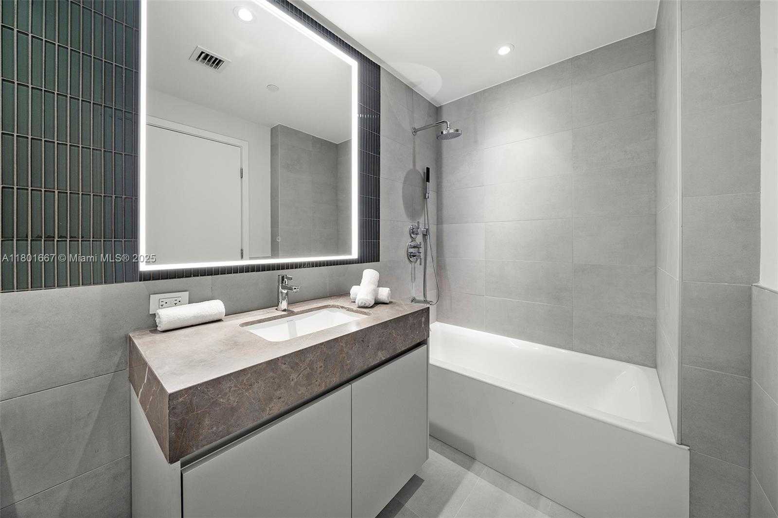 Small Image of 501 WEST AVE #3602, Miami Beach Number 21