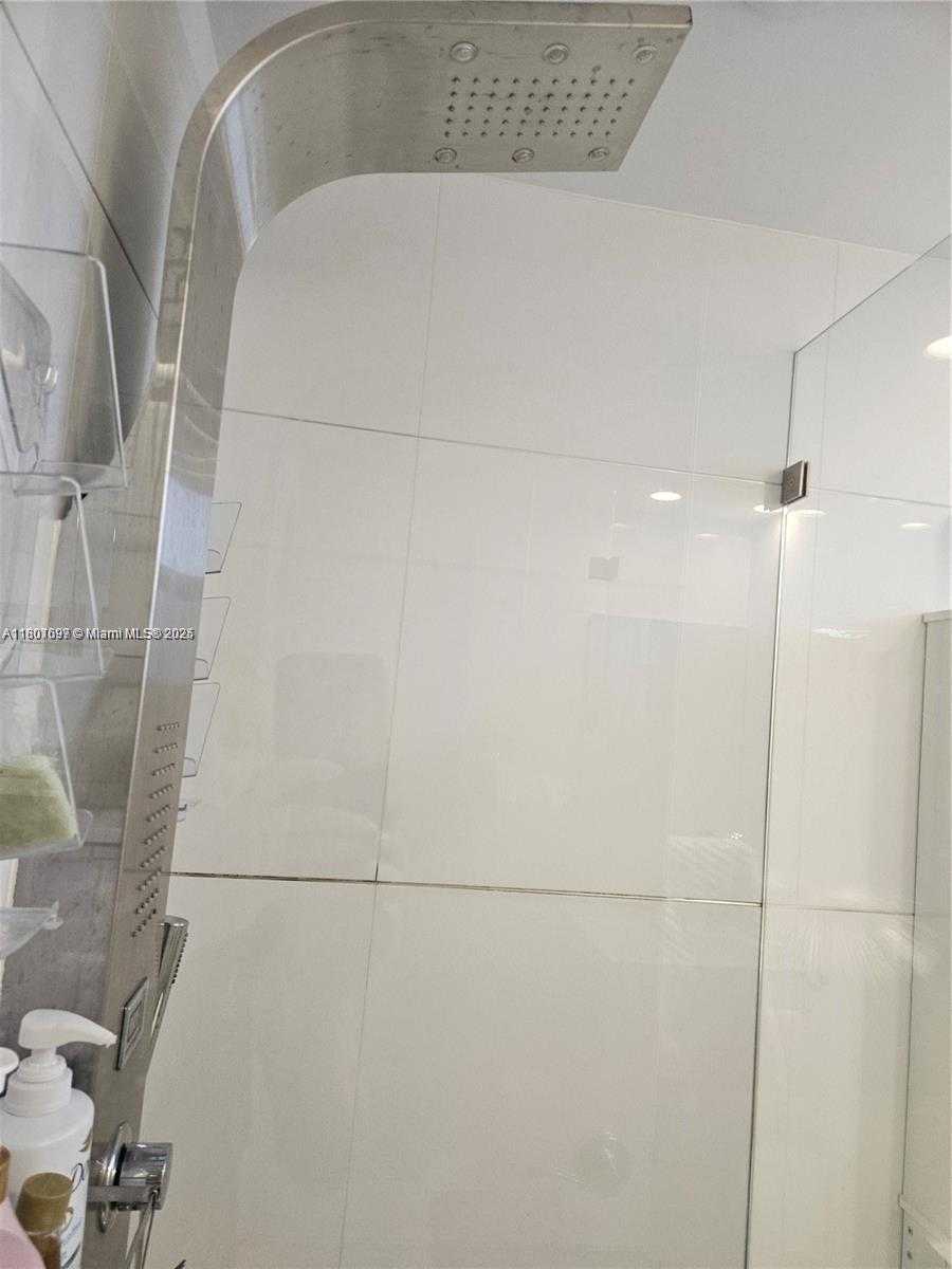 Small Image of 619 NORTH EAST 14TH AVE #106, Hallandale Beach Number 12