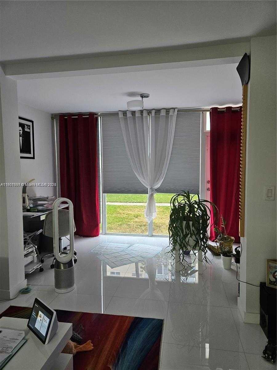 Small Image of 619 NORTH EAST 14TH AVE #106, Hallandale Beach Number 3