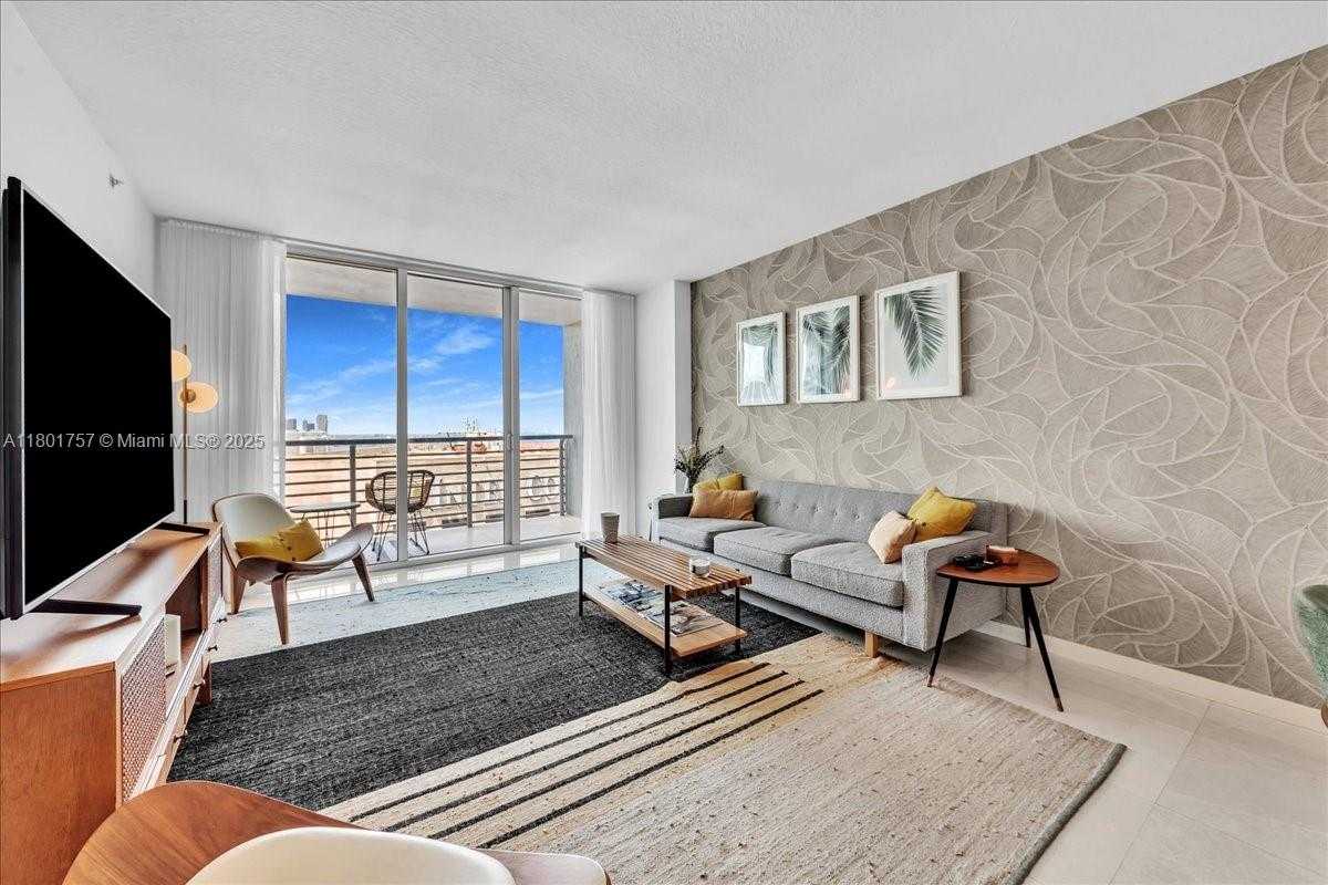 Small Image of 335 SOUTH BISCAYNE BLVD #4000, Miami Number 10