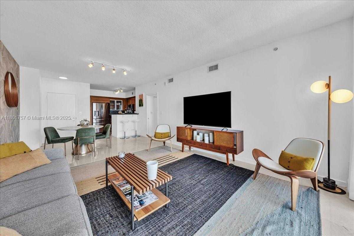 Small Image of 335 SOUTH BISCAYNE BLVD #4000, Miami Number 13