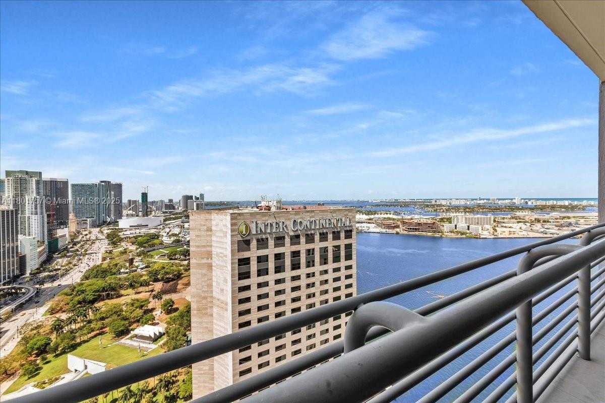 Small Image of 335 SOUTH BISCAYNE BLVD #4000, Miami Number 17