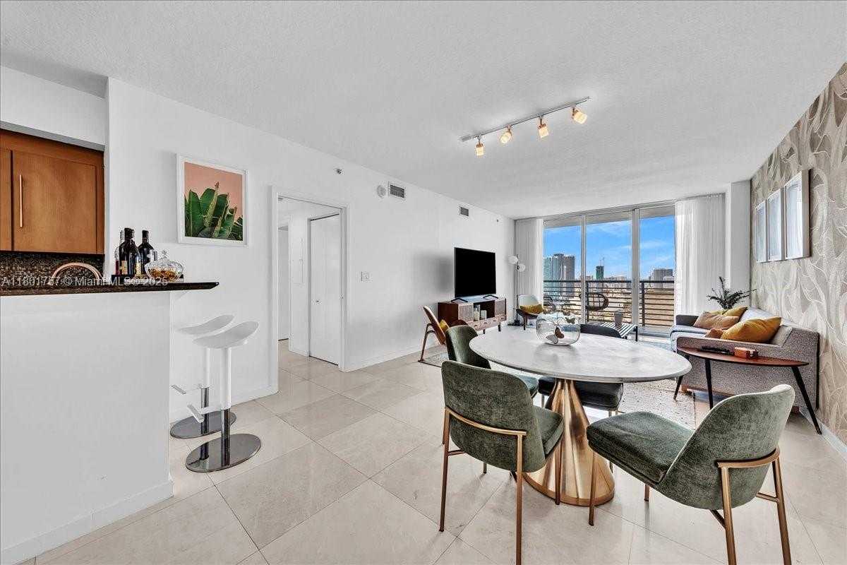 Small Image of 335 SOUTH BISCAYNE BLVD #4000, Miami Number 2