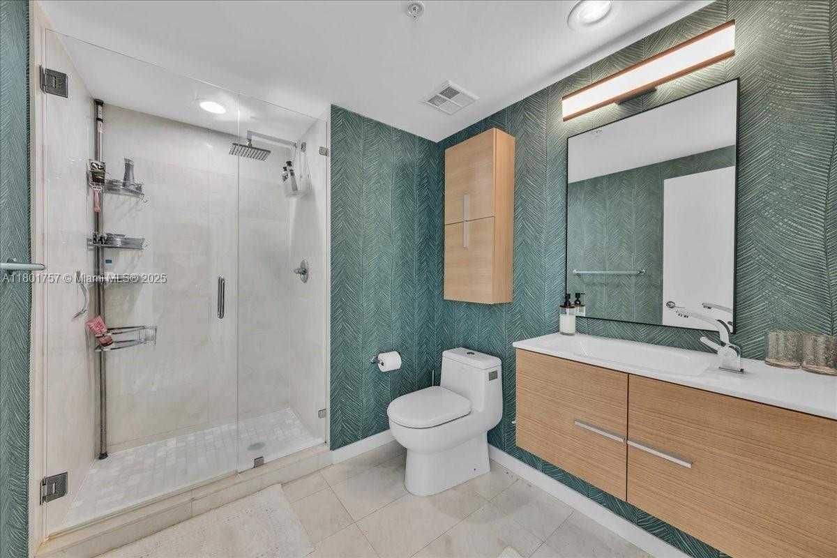 Small Image of 335 SOUTH BISCAYNE BLVD #4000, Miami Number 22