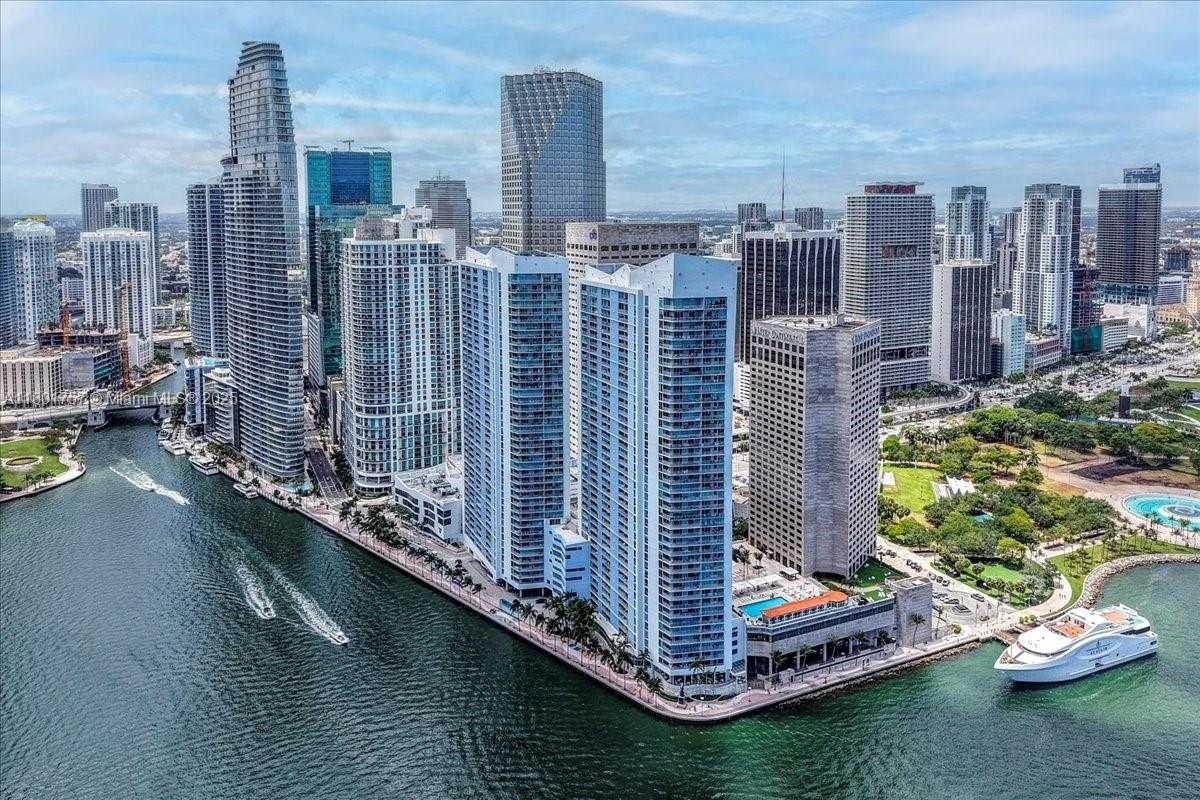 Small Image of 335 SOUTH BISCAYNE BLVD #4000, Miami Number 34