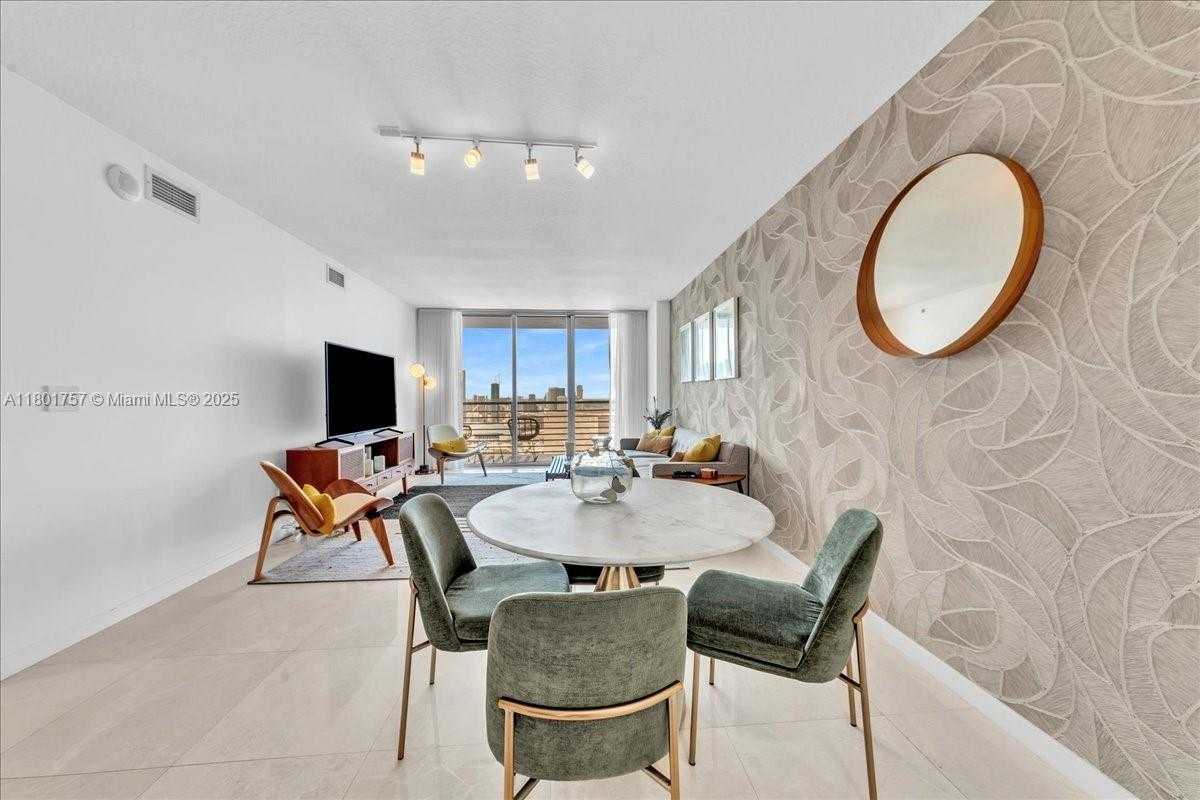 Small Image of 335 SOUTH BISCAYNE BLVD #4000, Miami Number 8