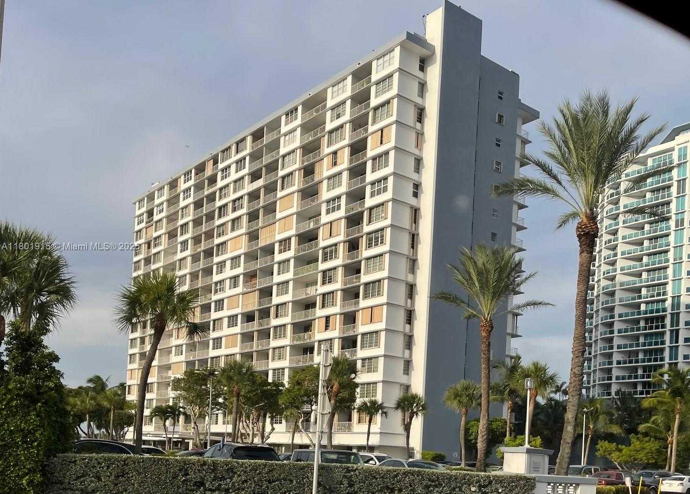 Small Image of 1865 79TH ST #12G, North Bay Village Number 3