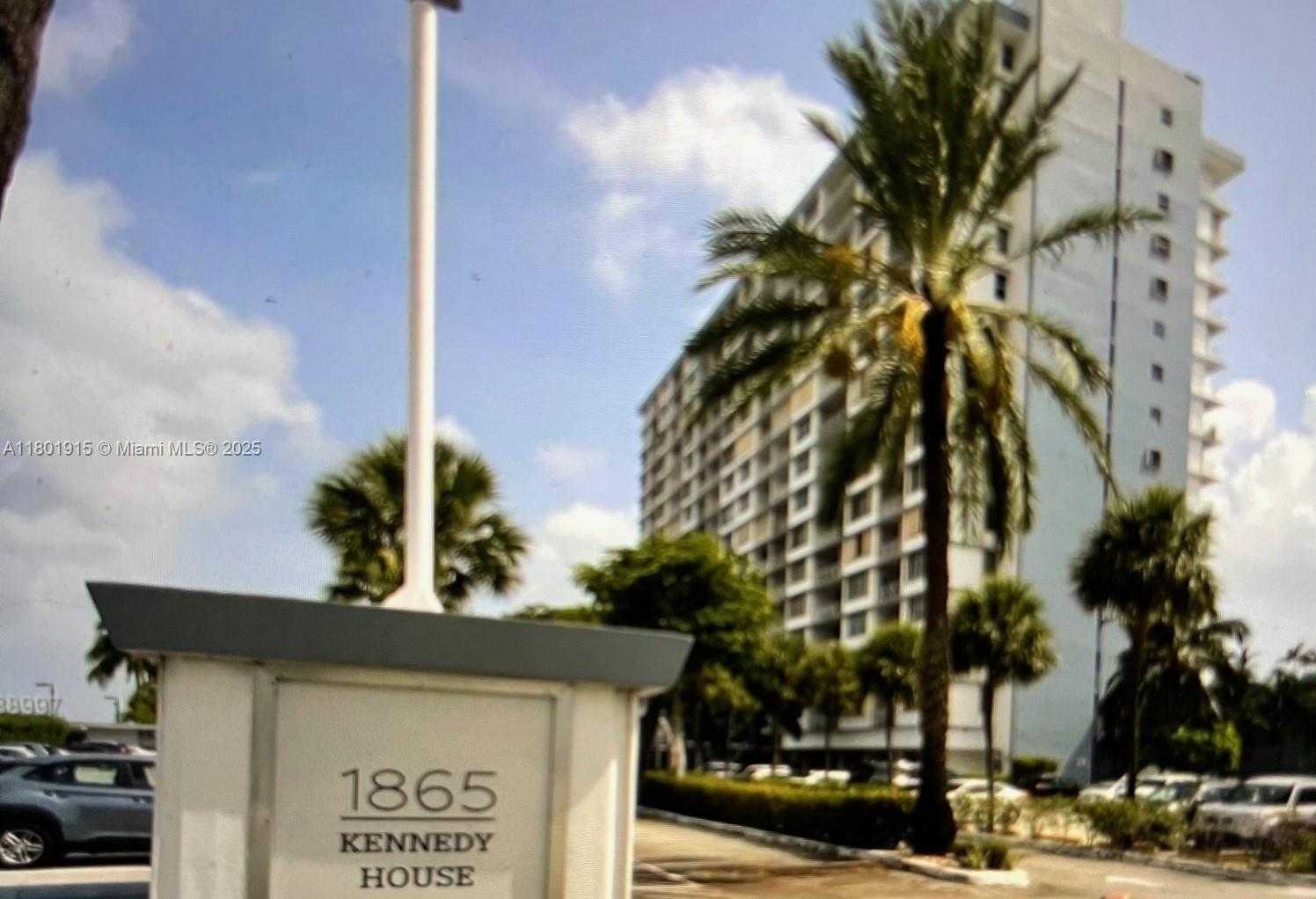 Small Image of 1865 79TH ST #12G, North Bay Village Number 4