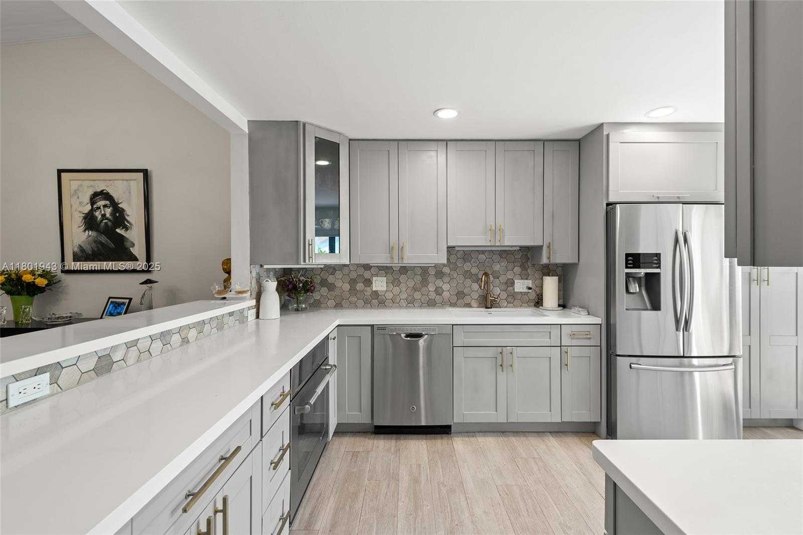 Small Image of 21228 HARBOR WAY #253-25, Aventura Number 11