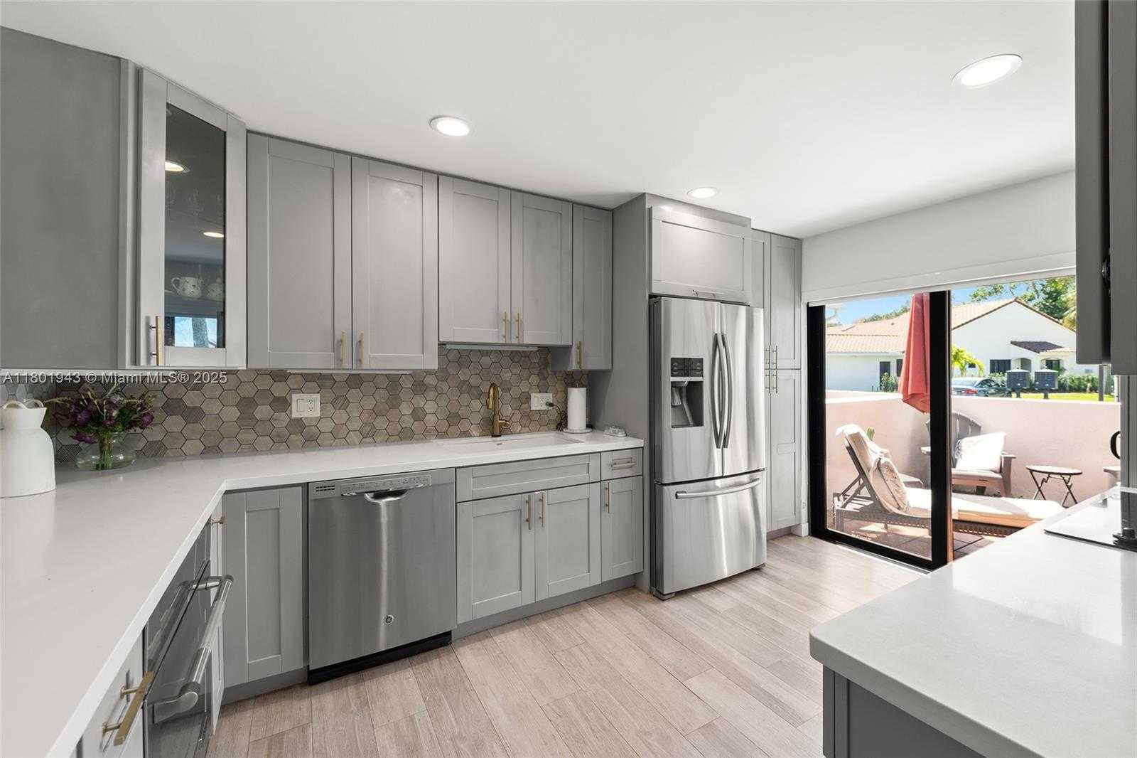 Small Image of 21228 HARBOR WAY #253-25, Aventura Number 12