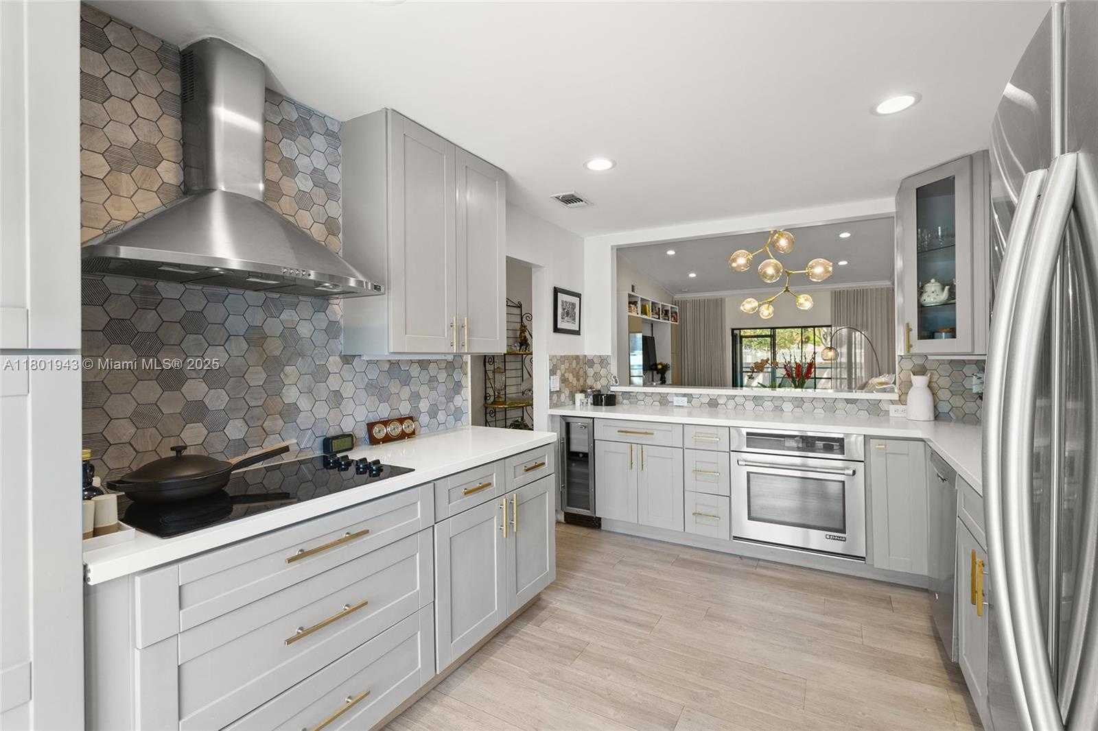 Small Image of 21228 HARBOR WAY #253-25, Aventura Number 13