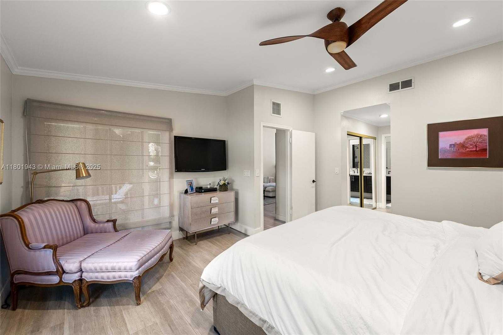 Small Image of 21228 HARBOR WAY #253-25, Aventura Number 18