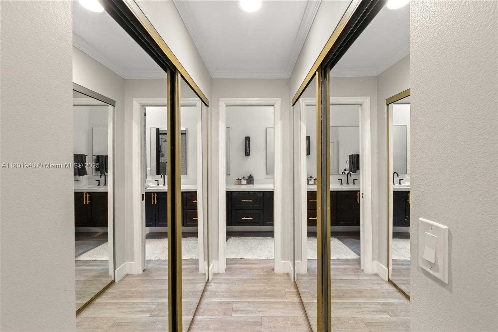 Small Image of 21228 HARBOR WAY #253-25, Aventura Number 19