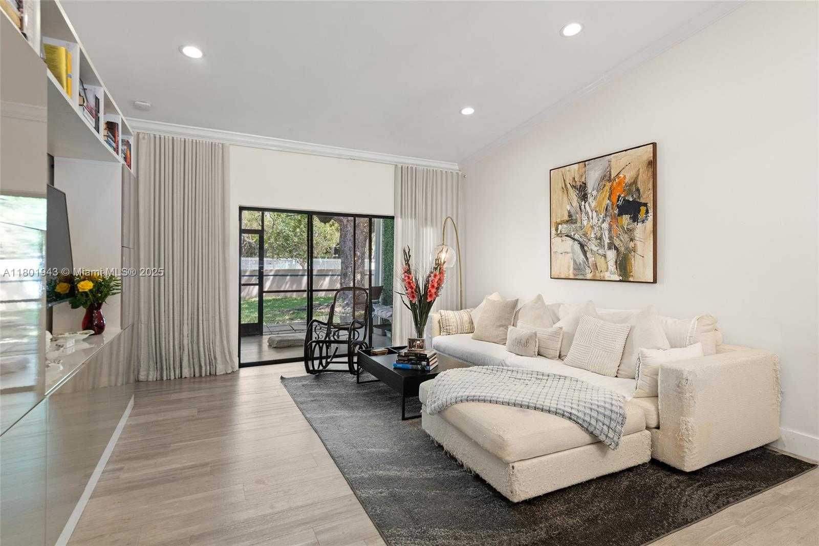 Small Image of 21228 HARBOR WAY #253-25, Aventura Number 4