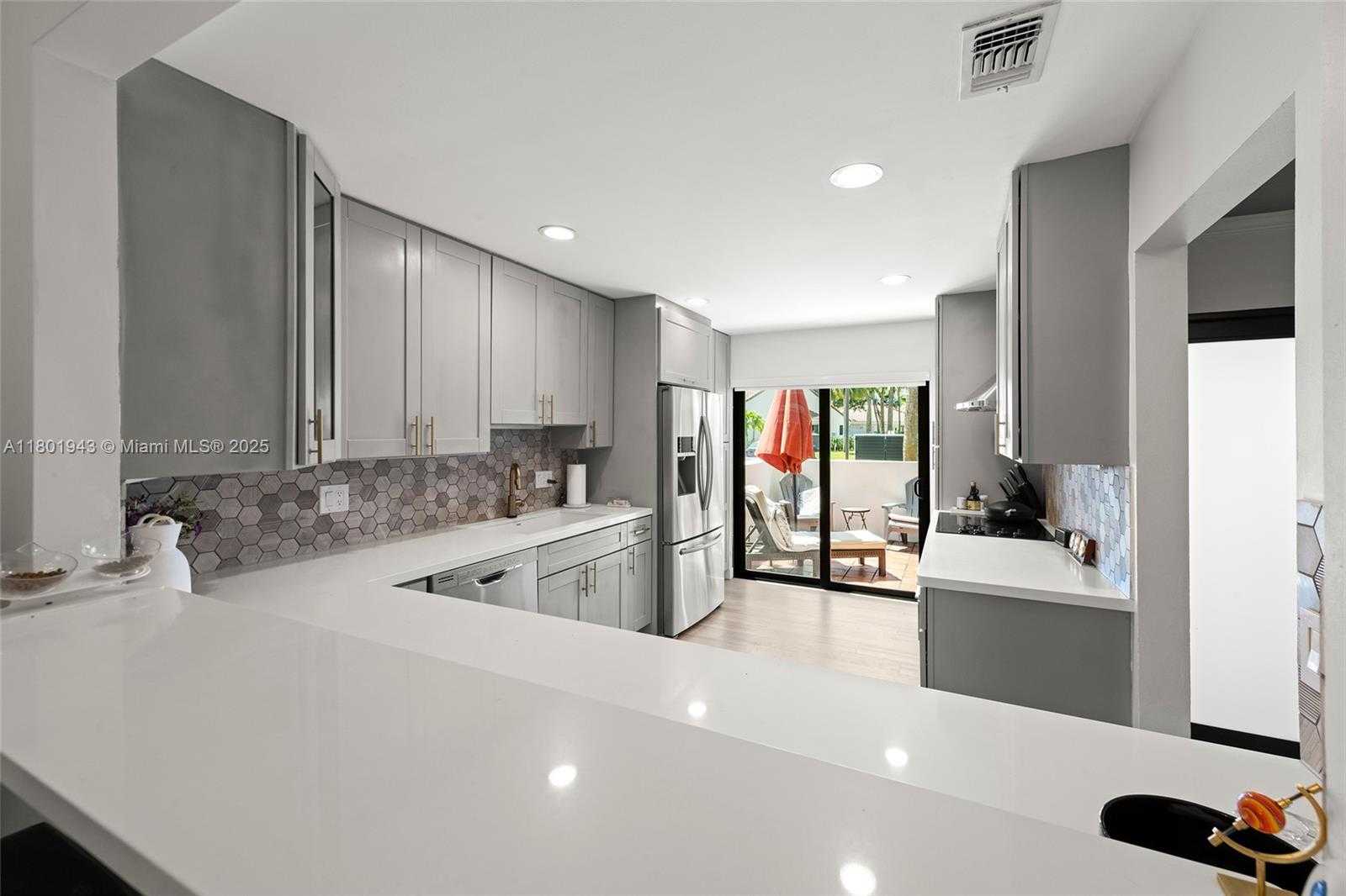Small Image of 21228 HARBOR WAY #253-25, Aventura Number 9