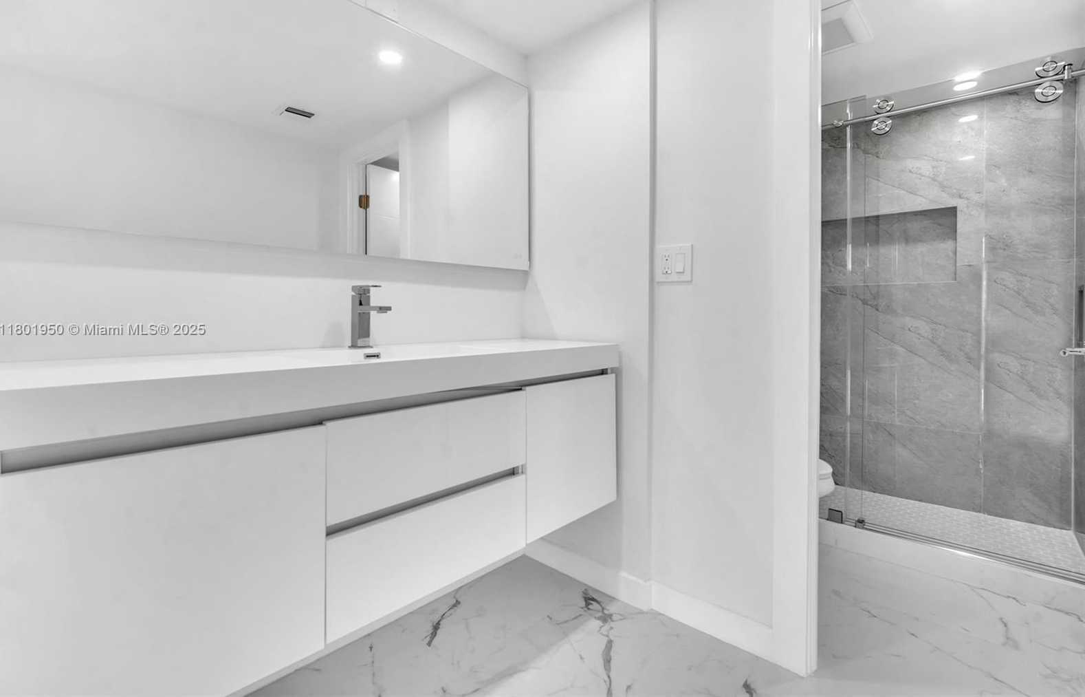 Small Image of 20335 WEST COUNTRY CLUB DR #1108, Aventura Number 11