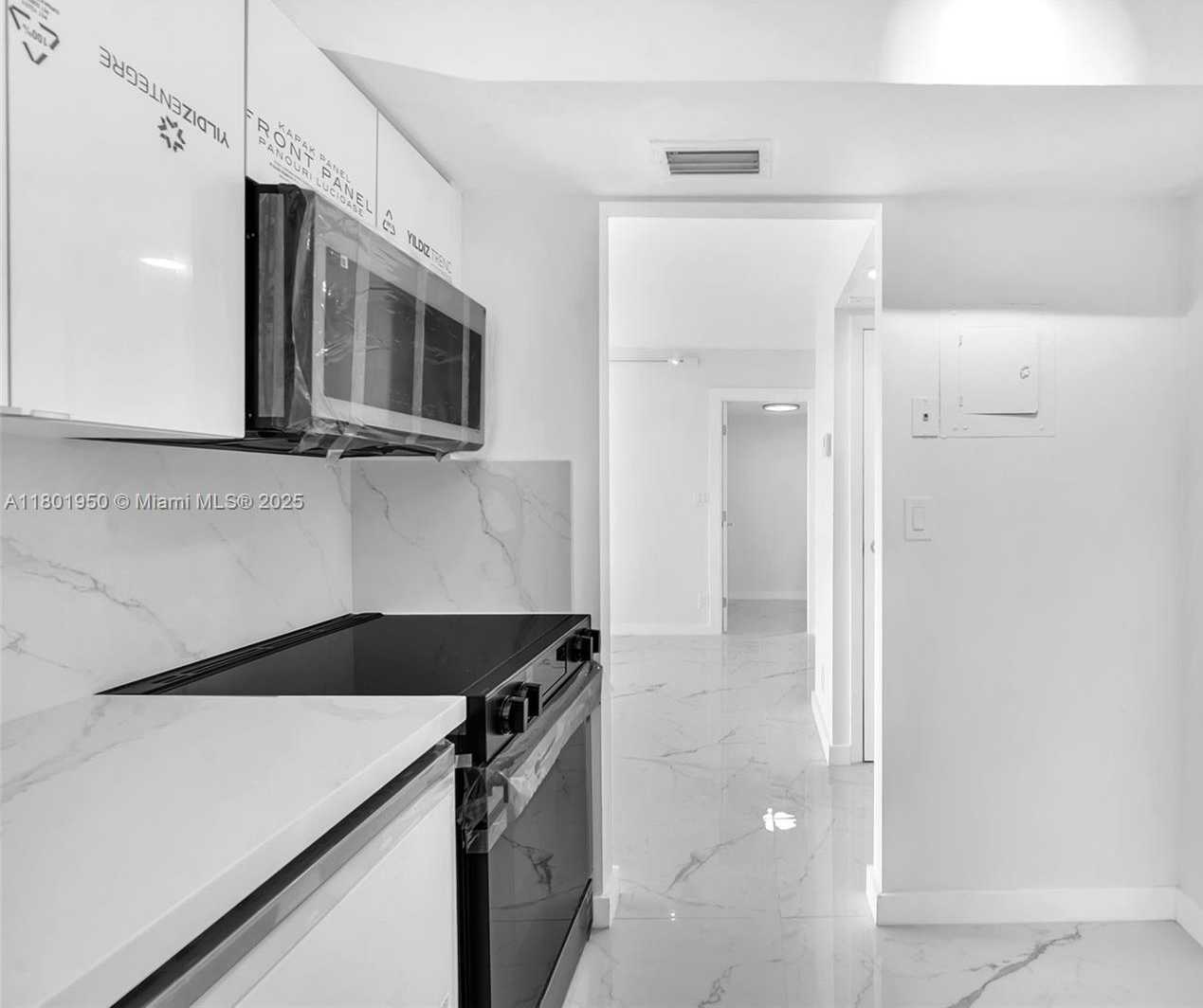 Small Image of 20335 WEST COUNTRY CLUB DR #1108, Aventura Number 6
