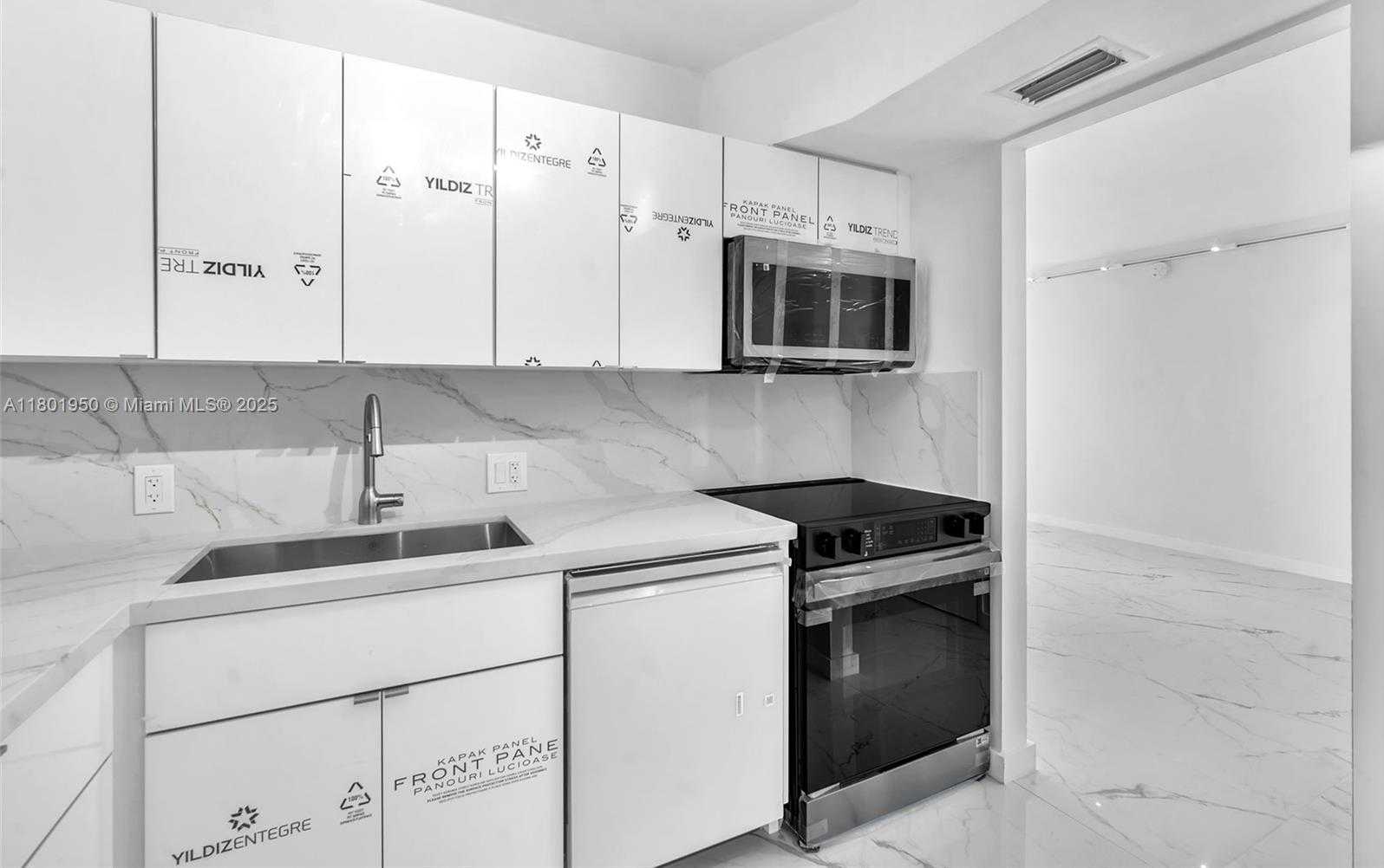Small Image of 20335 WEST COUNTRY CLUB DR #1108, Aventura Number 8